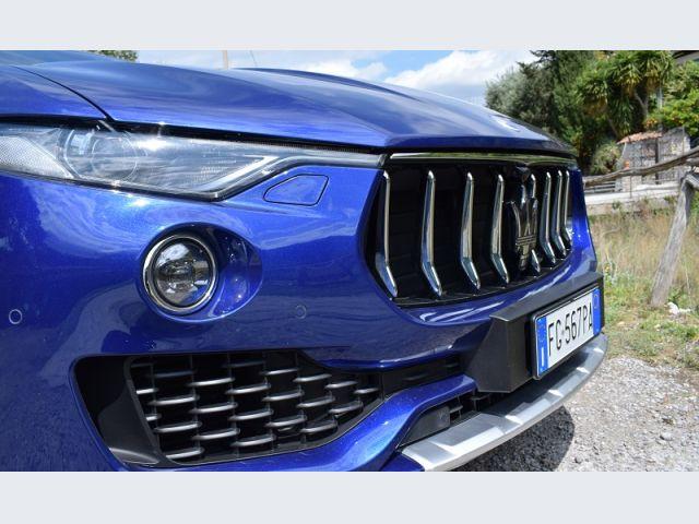 Maserati-Levante-S-calandra