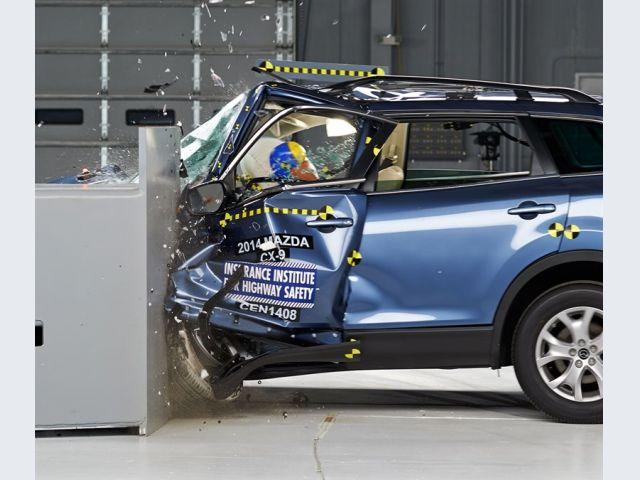 Mazda CX-9 – Crash test IIHS Small overlap