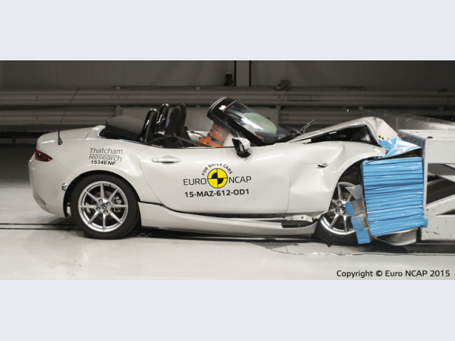 Mazda MX-5 – Crash test Euro NCAP – Crash test offset