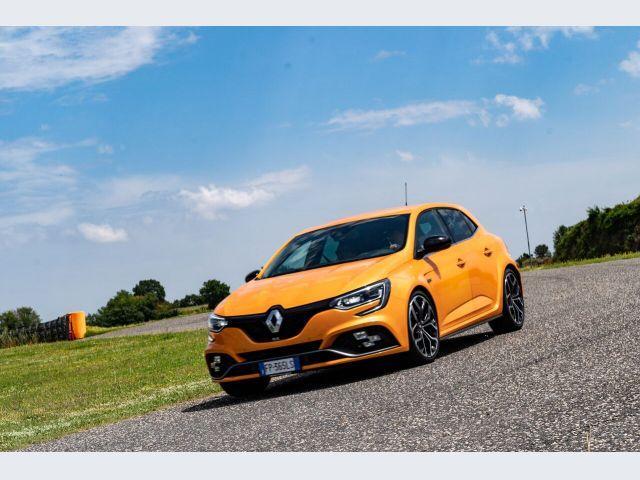 La nuova Renault Megane RS 2018 in pista