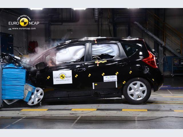 Nissan NOTE – Impatto frontale