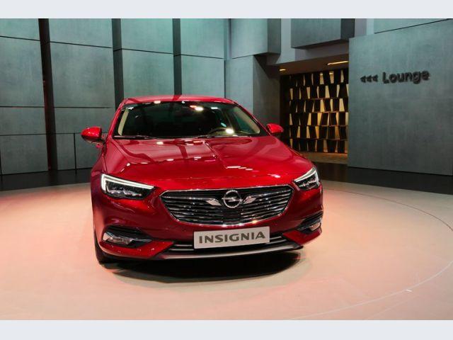 Opel Insignia Sports Tourer Salone di Ginevra 2017