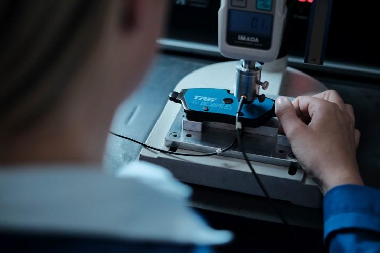 pastiglie-freni-per-auto-elettriche-trw