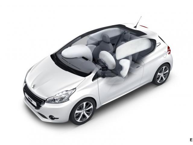 Peugeot 208 airbag