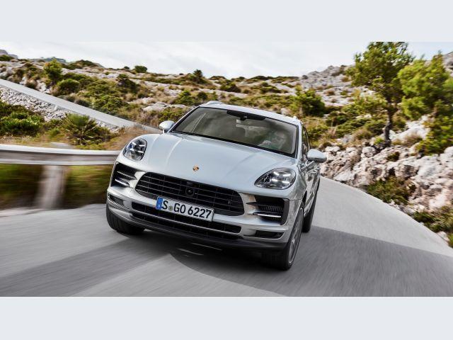 Porsche Macan elettrica -l'anteriore dell'attuale serie (miniatura)