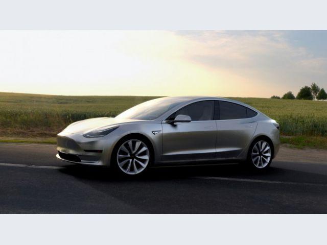 Tesla Model 3 01