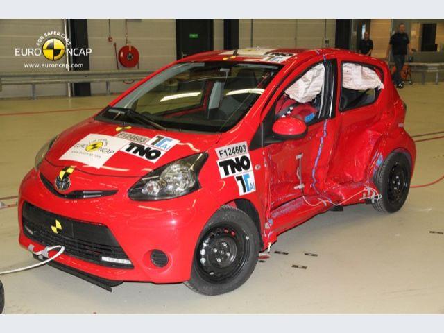 Totota Aygo – dopo il crash test laterale