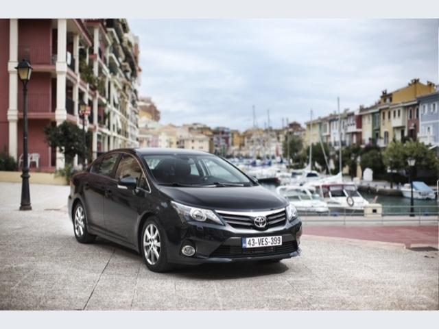 Toyota Avensis 2012_17