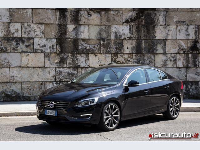 Volvo S60 anteriore