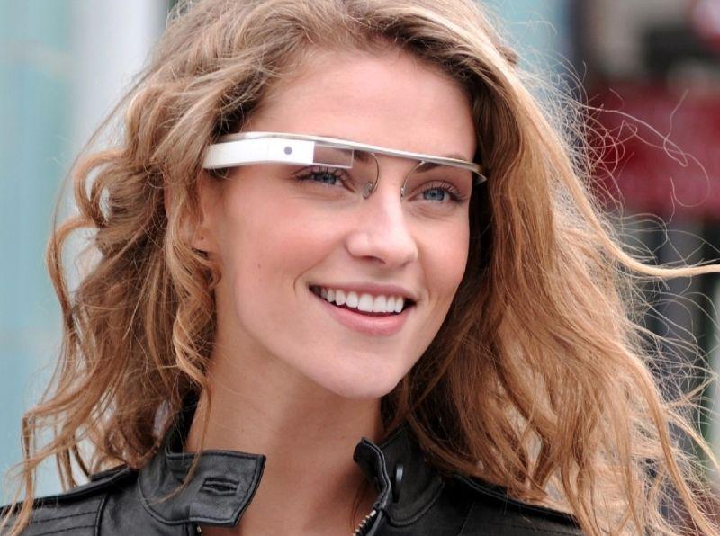 Distrazioni al volante, i Google Glass sono come gli smartphone