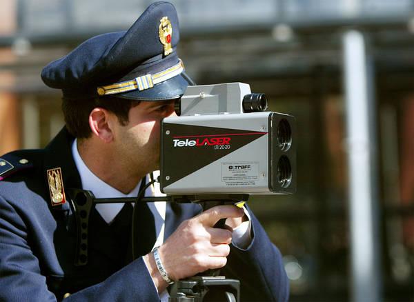 Telelaser: scontrino diverso dal verbale? Multa nulla