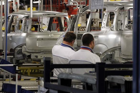 Ricambi auto Fiat rubati, due dipendenti ci riprovano: arrestati