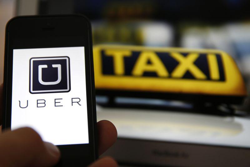 Uber: altra sentenza restituisce patente e auto a Torino