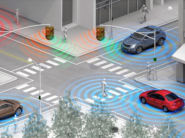 Quale strada tra V2V e la guida autonoma?