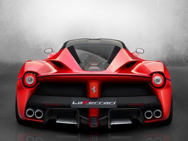 Ferrari richiama LaFerrari: problemi a poggiatesta e sensori di pressione