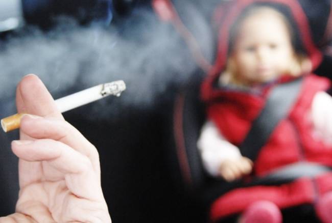 Divieto di fumare in auto con minori e gestanti: ci siamo