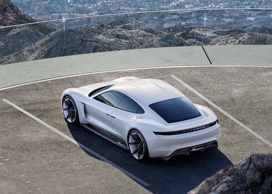 Design e tecnologia per la Missione Elettrica di Porsche