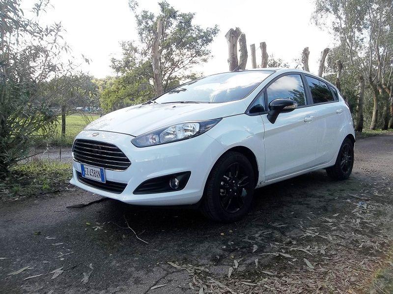 Ford Fiesta 1.0 Ecoboost Powershift 100 CV Black & White Edition: prova su strada approfondita