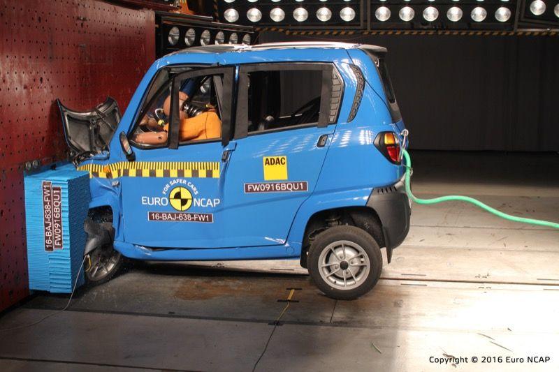 Crash test microcar Bajaj Qute: disastrose sulla sicurezza
