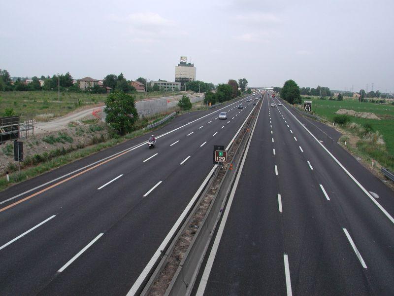 Autostrade: piani finanziari occulti, investimenti dubbi e profitti assicurati