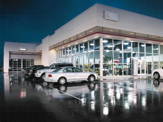 Concessionari auto controcorrente: così l'industria può superare la crisi