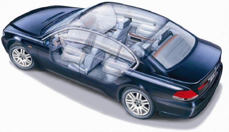 BMW richiama la Serie 7 e blocca le vendite per gli airbag difettosi