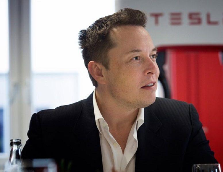 Tesla Model 3. Musk frena e cala la maschera: impossibile nel 2017