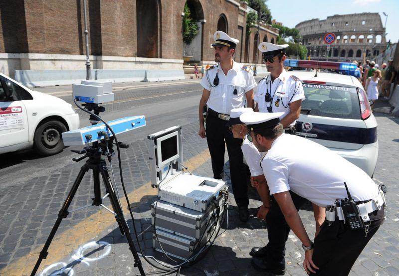 Multa e punti patente: se copri il guidatore rischi 6 mesi di carcere
