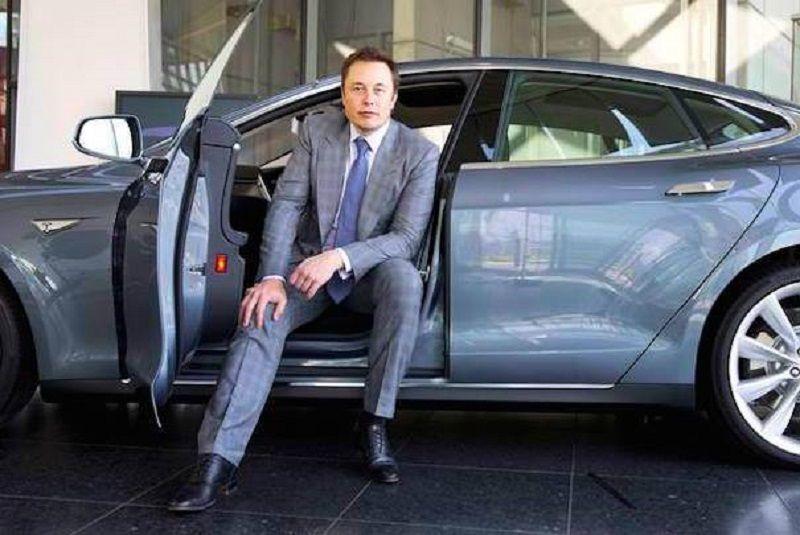 Tesla nel caos: assume manager Audi per salvare la Model 3