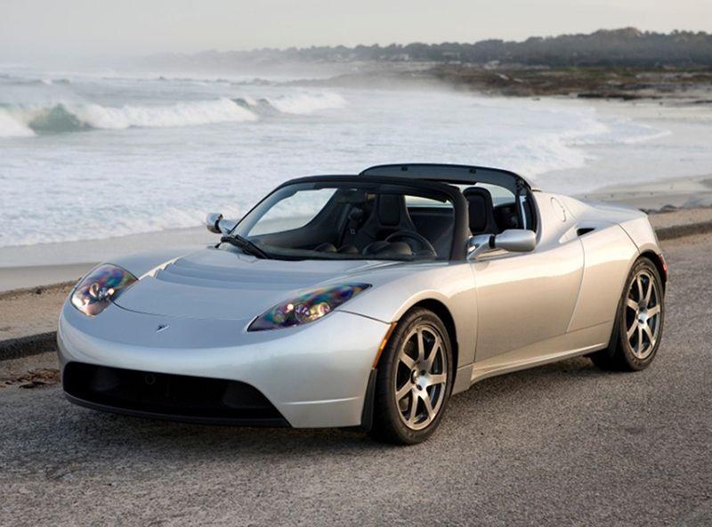 Tesla: la nuova Roadster non sarà "riciclata? ma Musk continua a incassare dissensi
