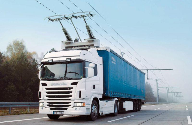 Tir a emissioni (quasi) zero: Scania testa in Svezia la prima autostrada elettrica