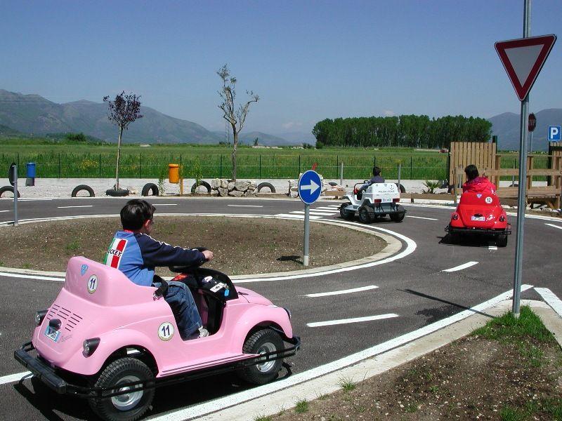 Il 63% degli italiani conosce poco o nulla del nuovo codice della strada. Ma c'era da aspettarselo