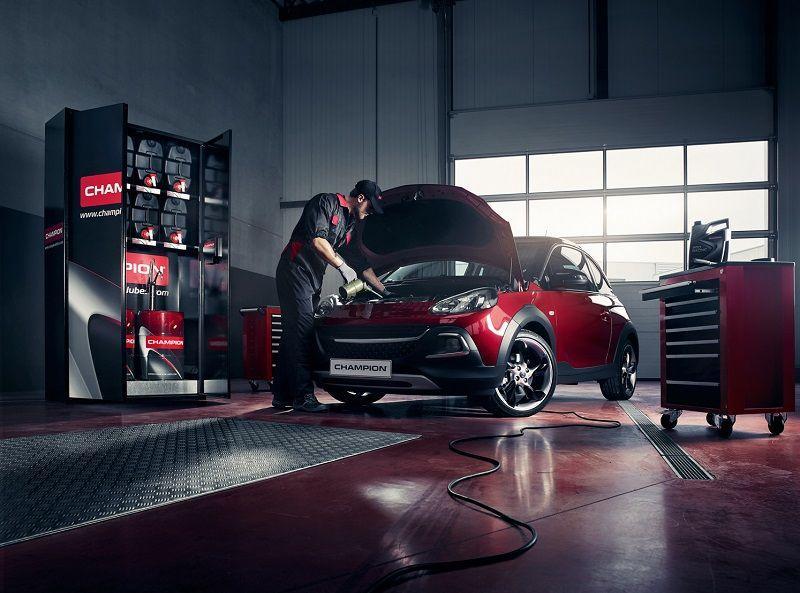 Champion presenta nuovi lubrificanti specifici ed un programma di sviluppo officine