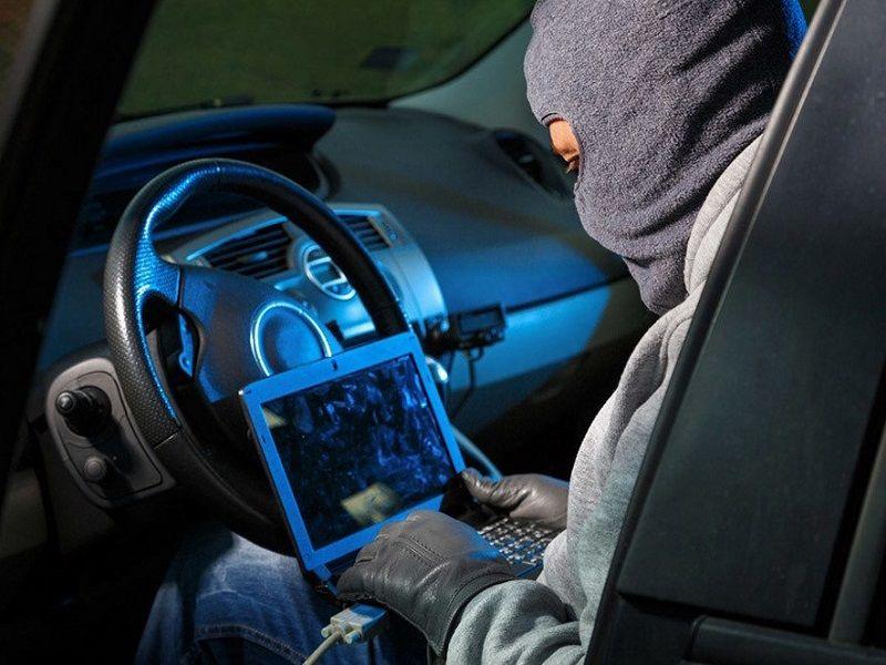 Furti d'auto connesse: le tecniche all'avanguardia più usate dai ladri