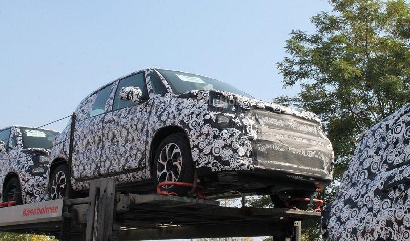 FCA rinnova la Fiat 500L: nuovo frontale camuffato nei test