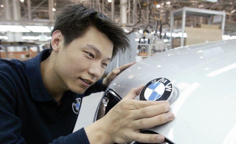 Bmw, multa in Cina per marchio clonato. Fine del plagio legalizzato?