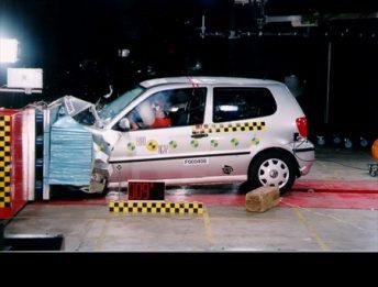 Crash Test Volkswagen Polo 2000