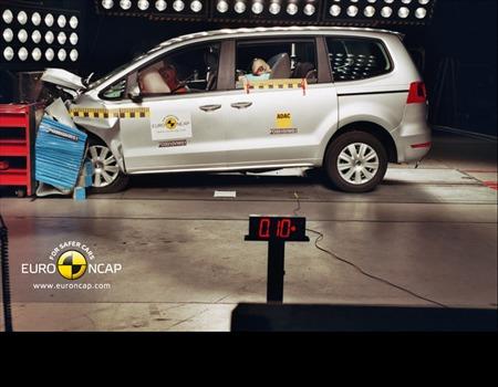 Crash test Volkswagen Sharan 2010