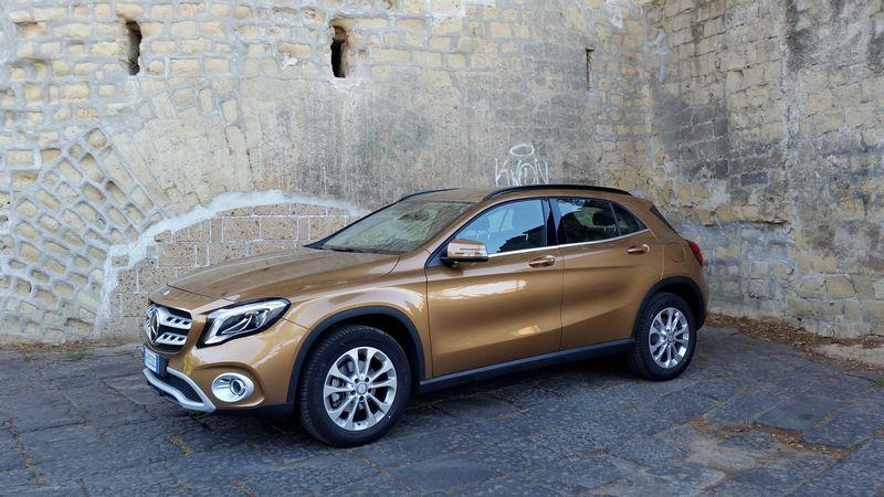 Mercedes GLA 2017: prova su strada e focus su Cruise Control Adattivo