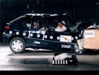 Crash Test Peugeot 306