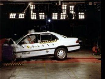 Crash Test Opel Omega