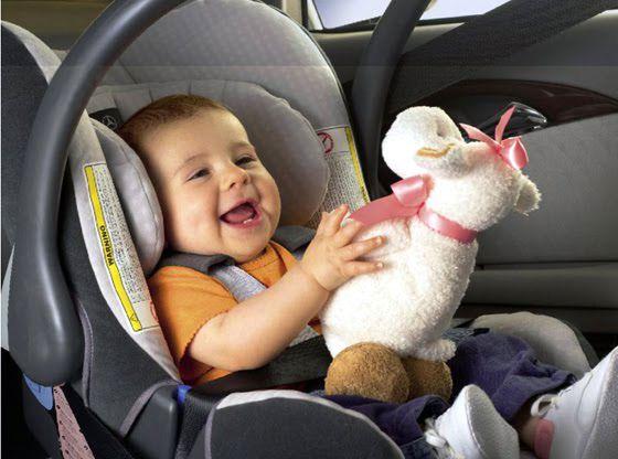 Bimbi in auto: italiani rimandati in sicurezza