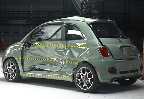 Crash test Fiat 500. IIHS la promuove