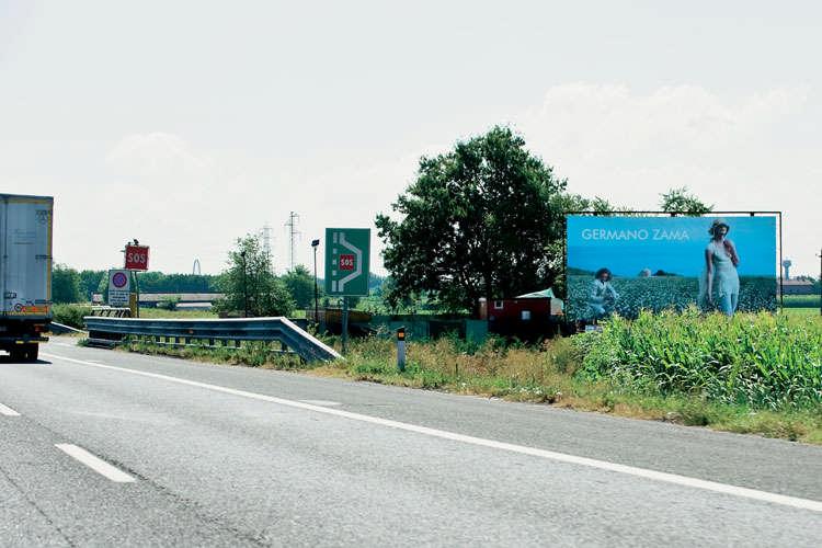 Cartelli pubblicitari abusivi: paga anche il proprietario del suolo