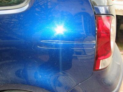 Auto nuova con graffi? Bisogna ripararla dove vuole il venditore