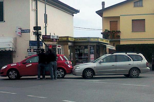 Sinistro pagato senza avvertire? Illegittimo l'aumento del premio