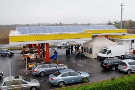Distributori di carburanti: è record per l'Italia