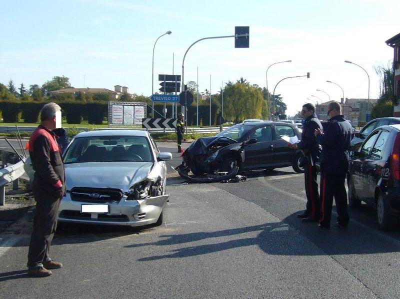 Incidente: il trasportato può chiedere l'intero danno a uno dei responsabili a scelta