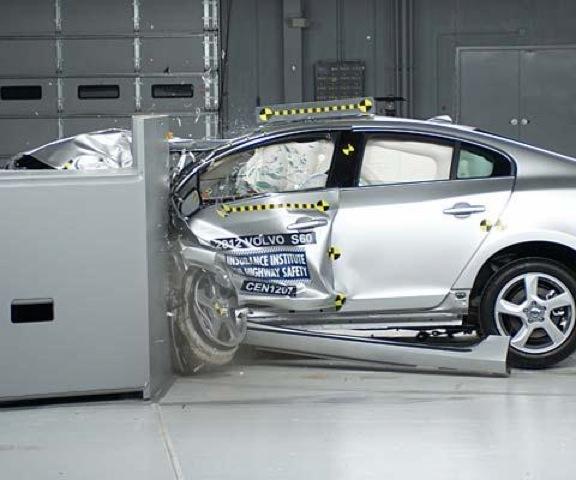 Volvo S60. Buon risultato nel crash test “small overlap” IIHS