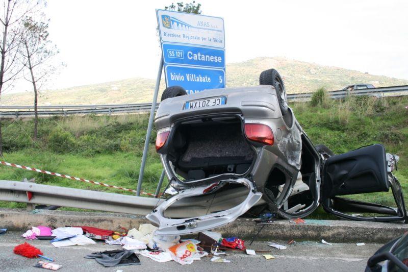 Incidente mortale: sconto di pena se la vittima non indossava le cinture